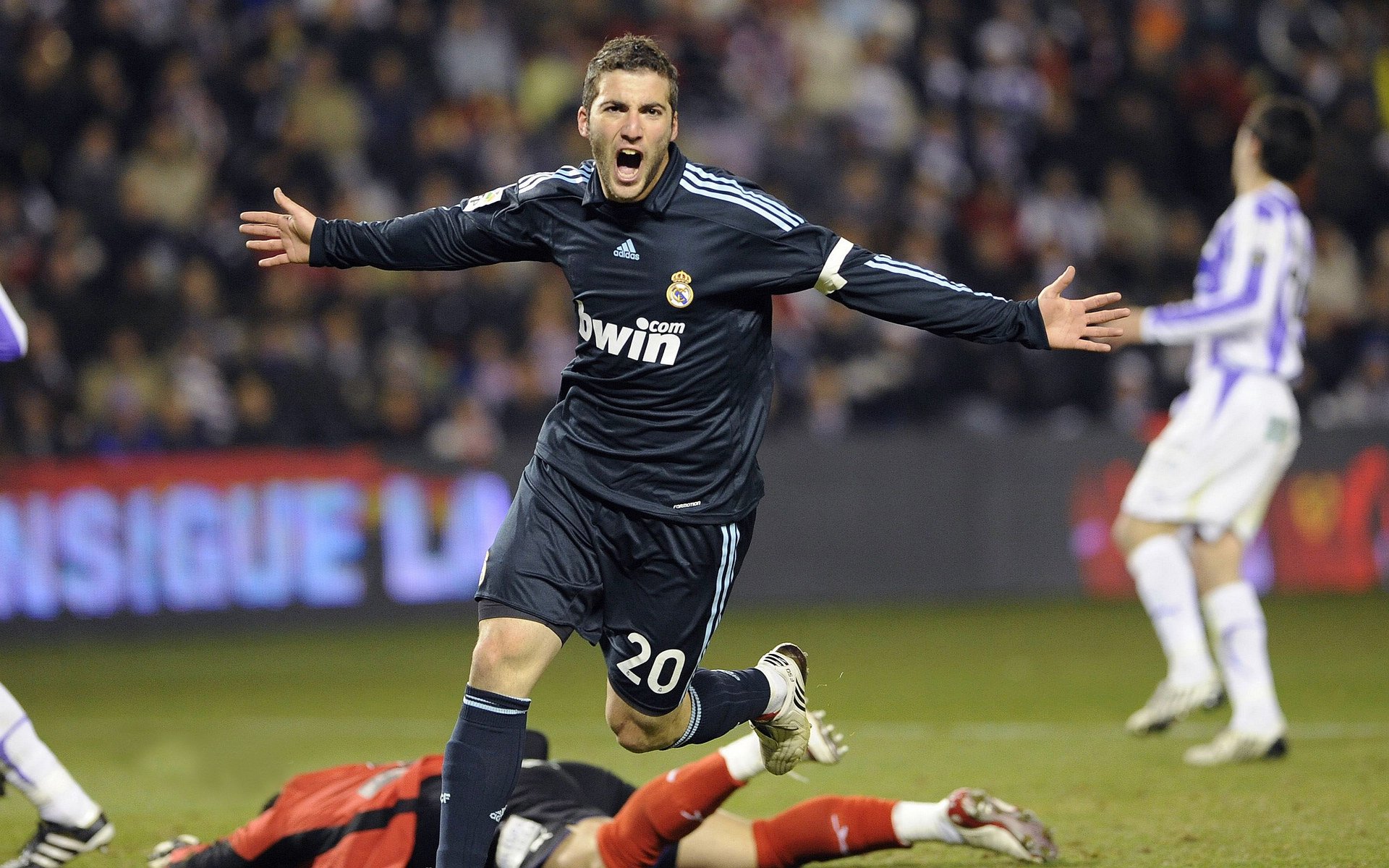 9个月宝宝误饮白酒冲奶粉，妈妈称孩子目前无异常，九个月宝宝喝酒